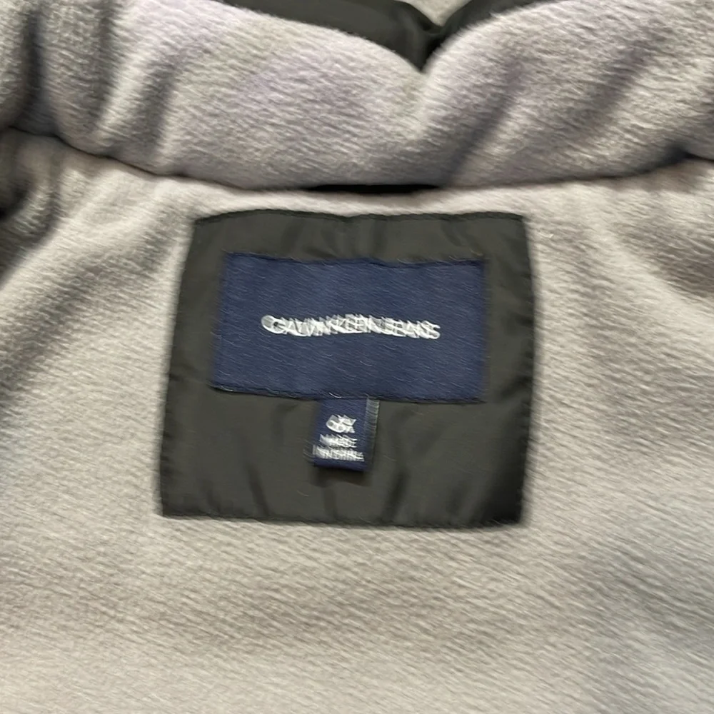 CALVIN KLEIN GIRLS PUFFER COAT. SIZE 6X , BLACK , GRAY